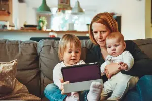 The Golden Child vs The Scapegoat: Roles in Narcissistic Families