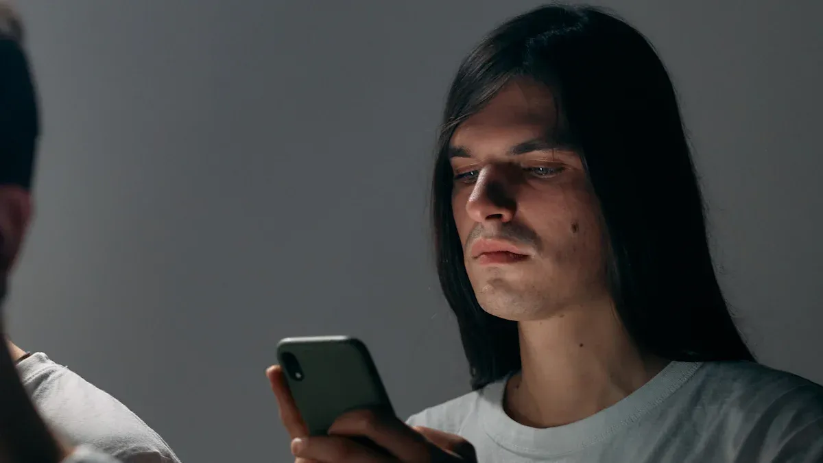 Social Media Narcissism