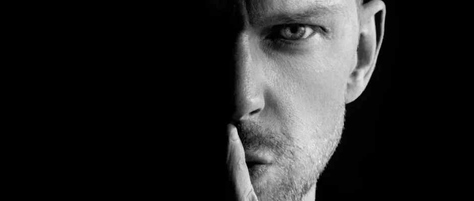 12 Male Narcissist Cheating Patterns You Need to Know