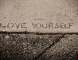 Confidence vs Narcissism: 7 Personality Traits Psychologists Want You to Know