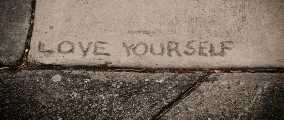 Confidence vs. Narcissism: 7 Personality Traits Psychologists Want You to Know