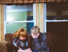 11 Symptoms of Narcissistic Abuse in Parent-Child Relationships