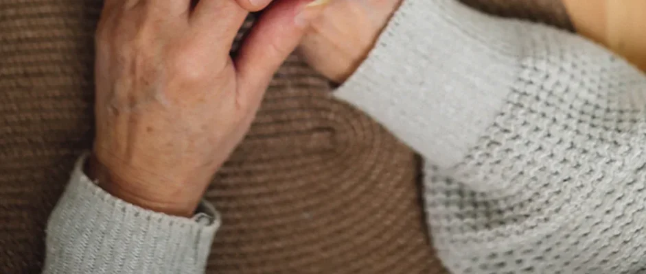 10 Effective Strategies On How To Deal with an Elderly Narcissistic Mother