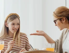 10 Symptoms Of Daughters Of Elderly Narcissistic Mothers