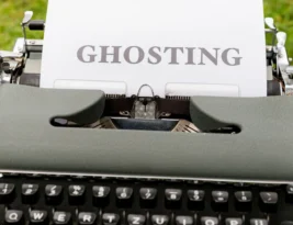 Decoding the Emotional Traps in Narcissistic Mother Text Messages