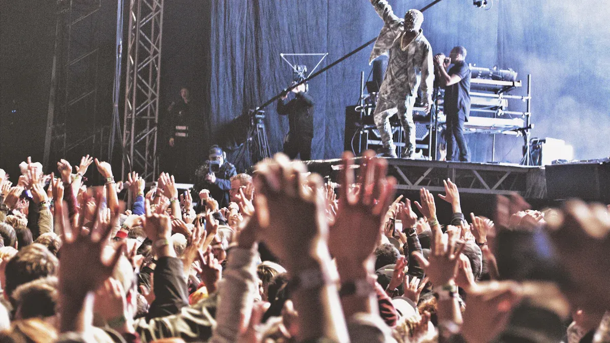 Is Kanye West A Narcissist: Public Behavior